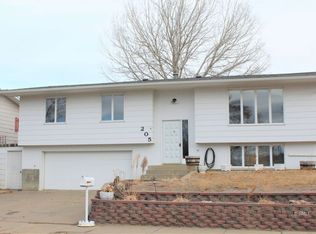 205 Juniper Ave, Glendive, MT 59330