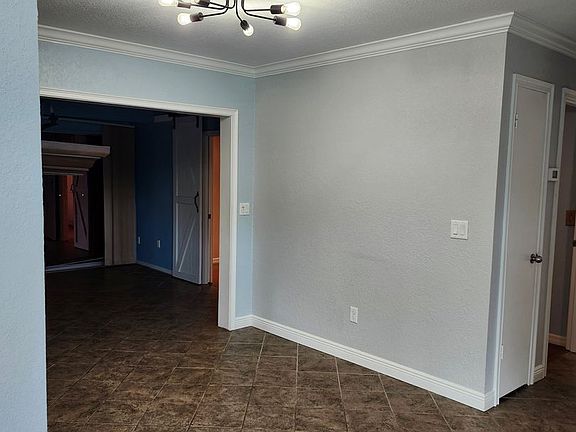 5th image of 18505 Satsuma Ave