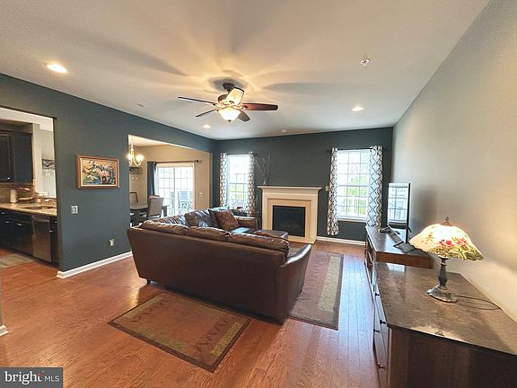 3rd image of 217 Sills Ln