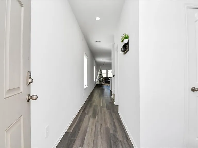 5227 Castlebury Meadows Dr — Photo 2