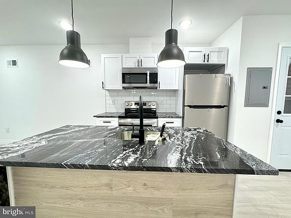 5th image of 2038 McKean St #1