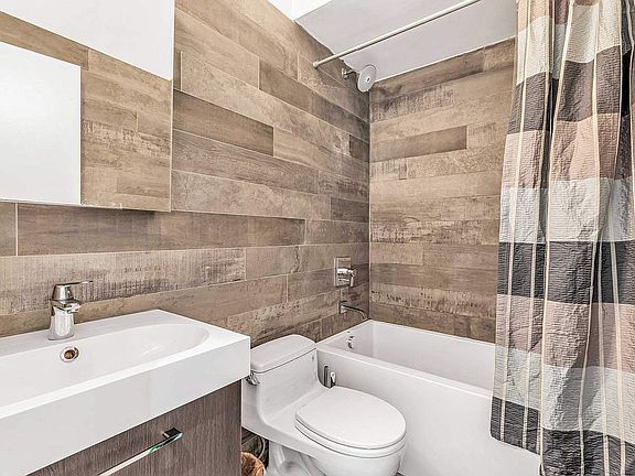4th image of 136 23rd St Unit 2D