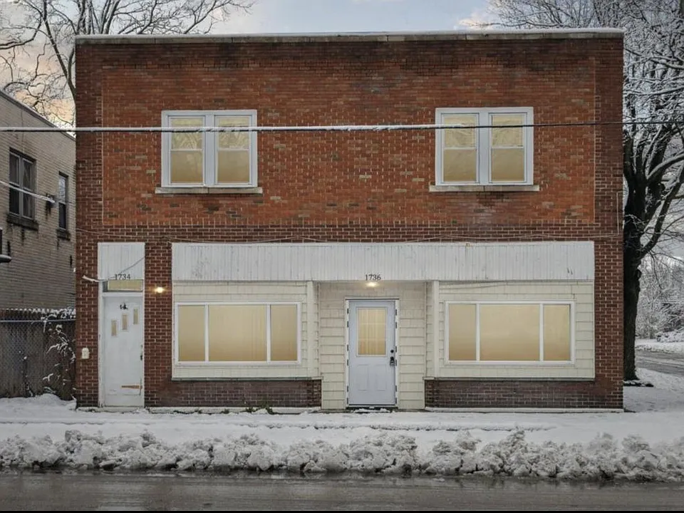 Lower Unit Entrance on Right