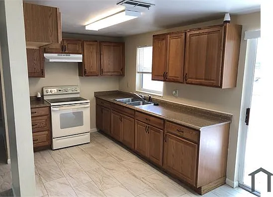 8519 N Temple Ave — Photo 1