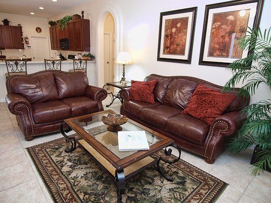 GR6P315GR-family-room