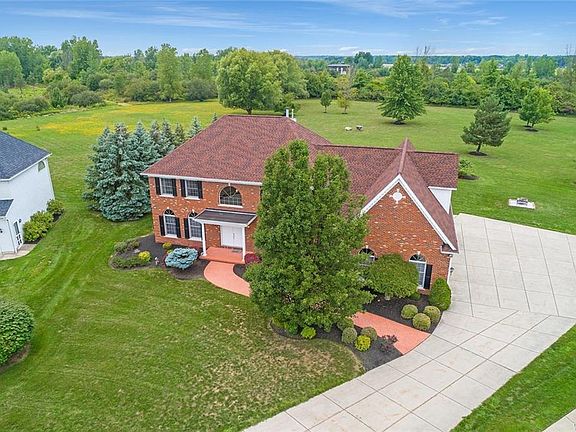 4th image of 6483 Deerview Ct