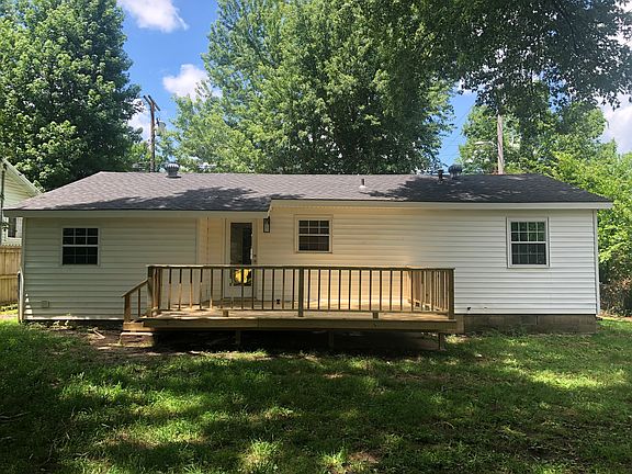 2nd image of 1800 S Ashwood Ave