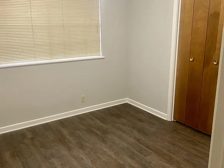 1504 Colorado St — Photo 9