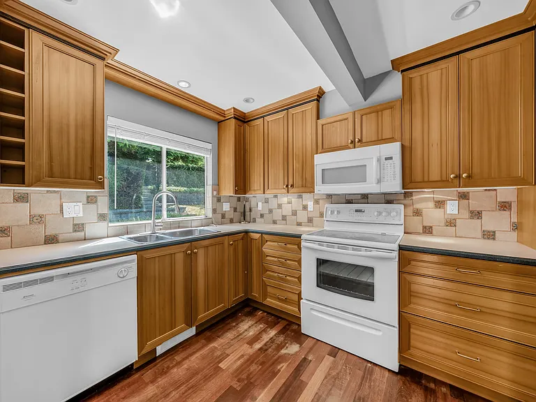 7238 Braeside Dr — Photo 10