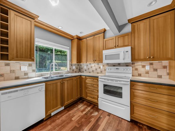 3 bedroom rental in Burnaby — photo 10