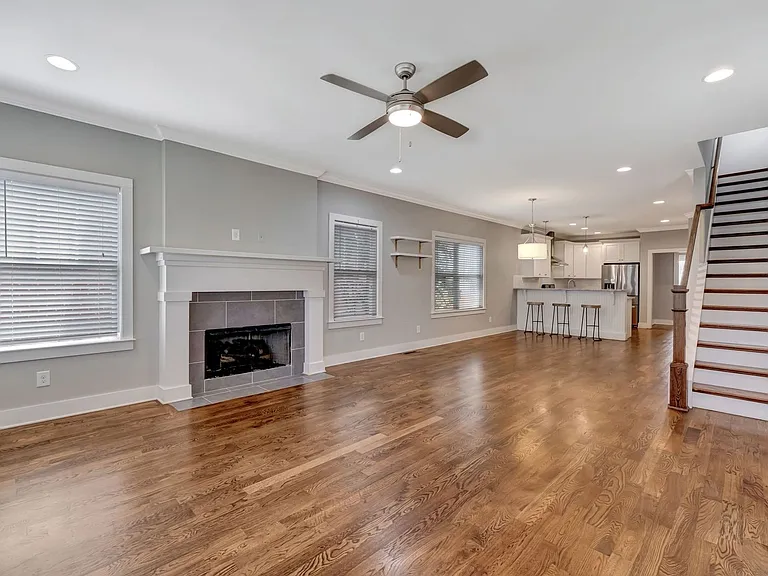 6203A California Ave — Photo 5