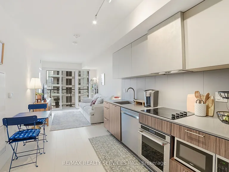 19 Western Battery Rd #2121 — Photo 5