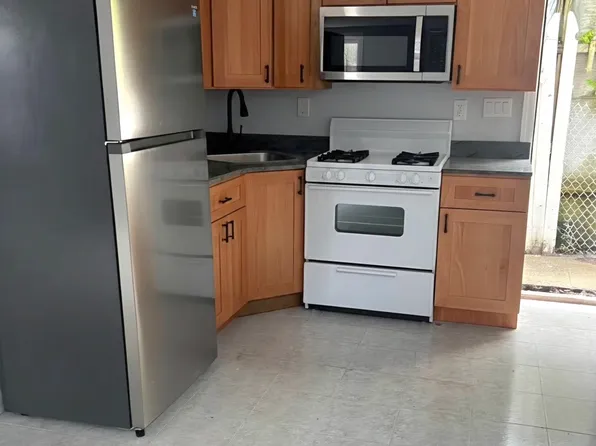 172 Beach 115th St, Rockaway Park, NY 11694