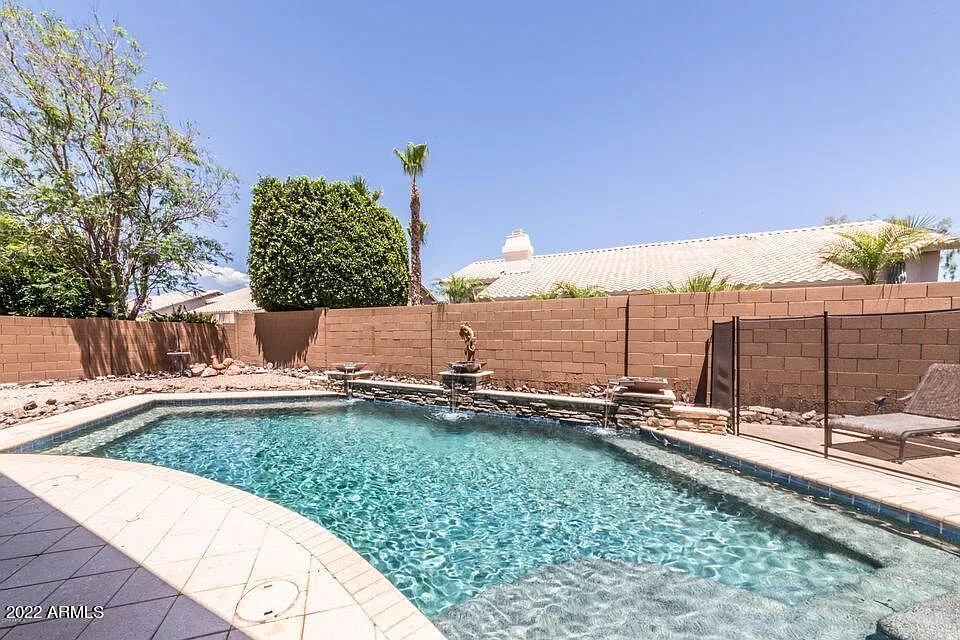 3 bed, 2.0 bath, 2114 sqft, $2,695 — Photo 4