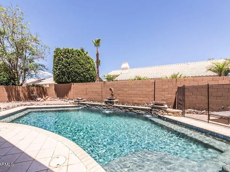 13352 W Alvarado Dr — Photo 4