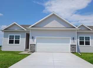 816 Juneberry Dr, Palo, IA
