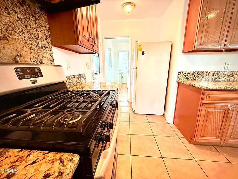 1126 Louise Ave — Photo 17