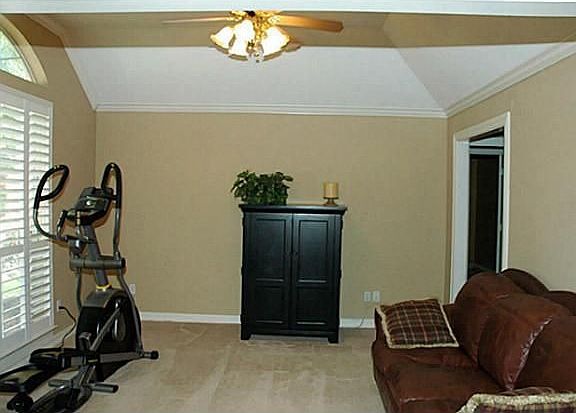 4th image of 805 Aberdeen Dr