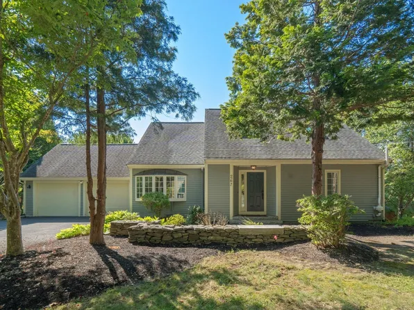 267 Concord Rd, Wayland, MA 01778