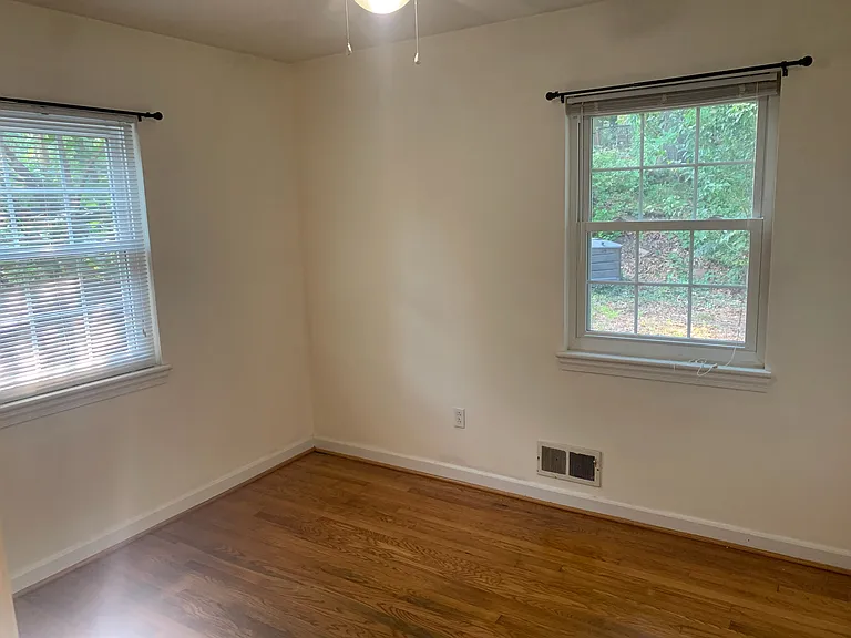 5818 Dewey St — Photo 8
