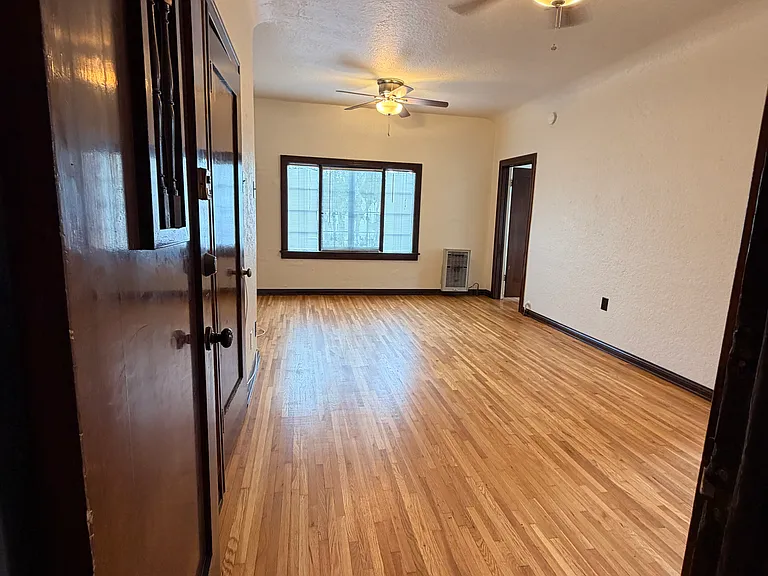 126 W Whiting Ave #7 — Photo 3