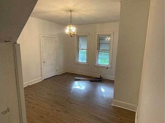 2nd image of 605 Walnut Ave #605