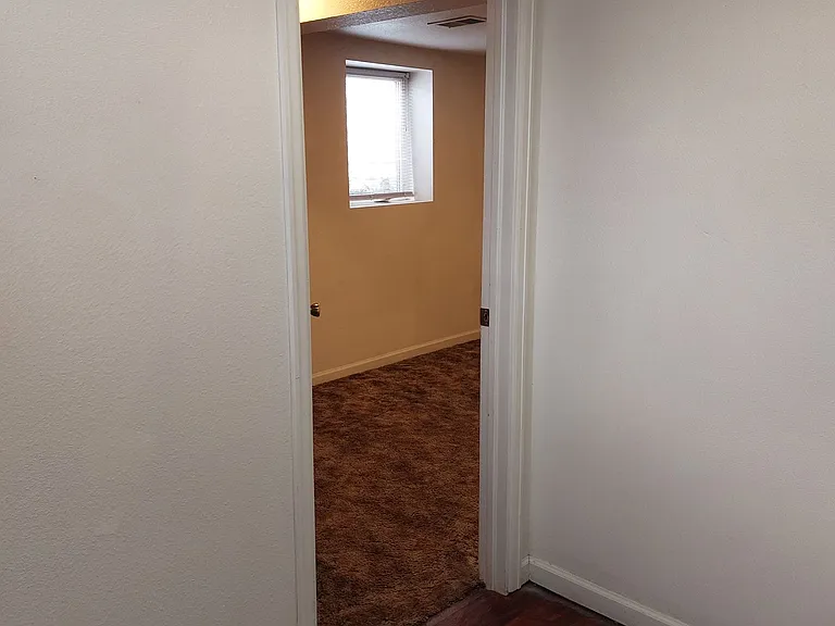 College Housing - 4 bedrooms — Photo 61
