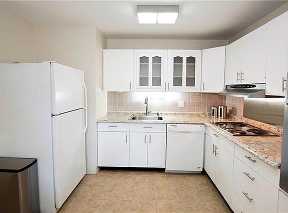 5th image of 32 Graeler Dr