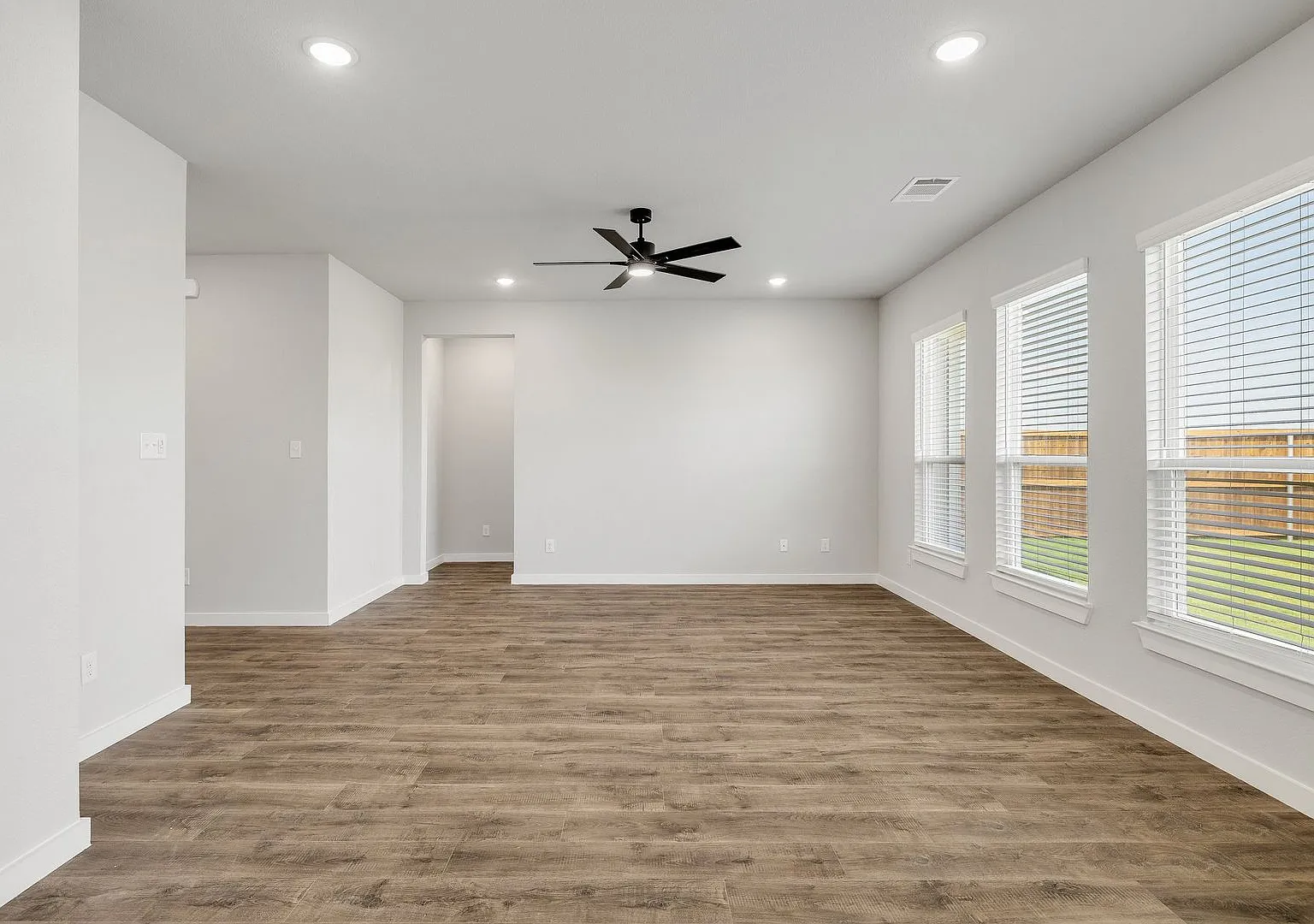 Available Now! New Luxurious Duplex Located On 1-Acre Lot In Midlothian, Tx! — Photo 2