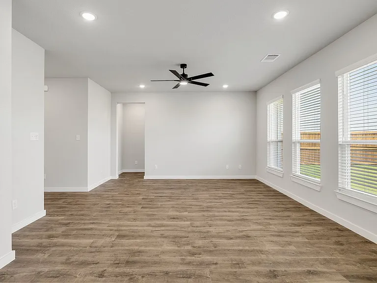 4045 Clovis Ave — Photo 2