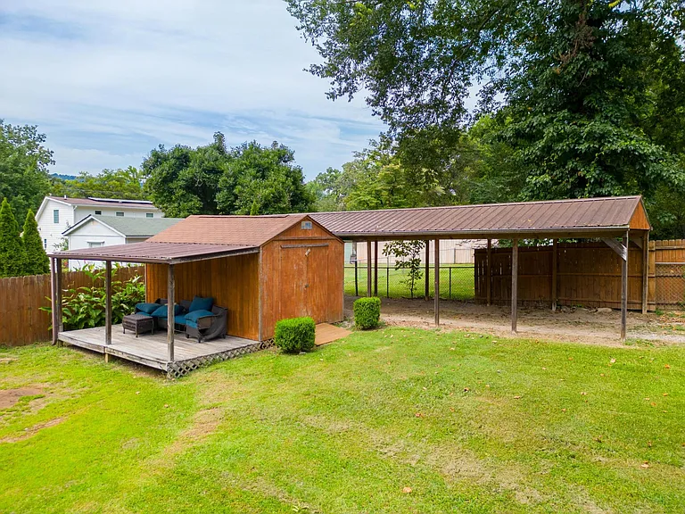 3699 Tacoma Ave — Photo 36