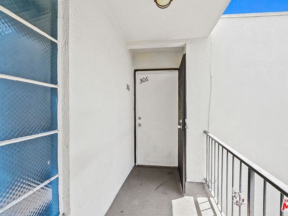 3rd image of 500 Evergreen St Unit 306
