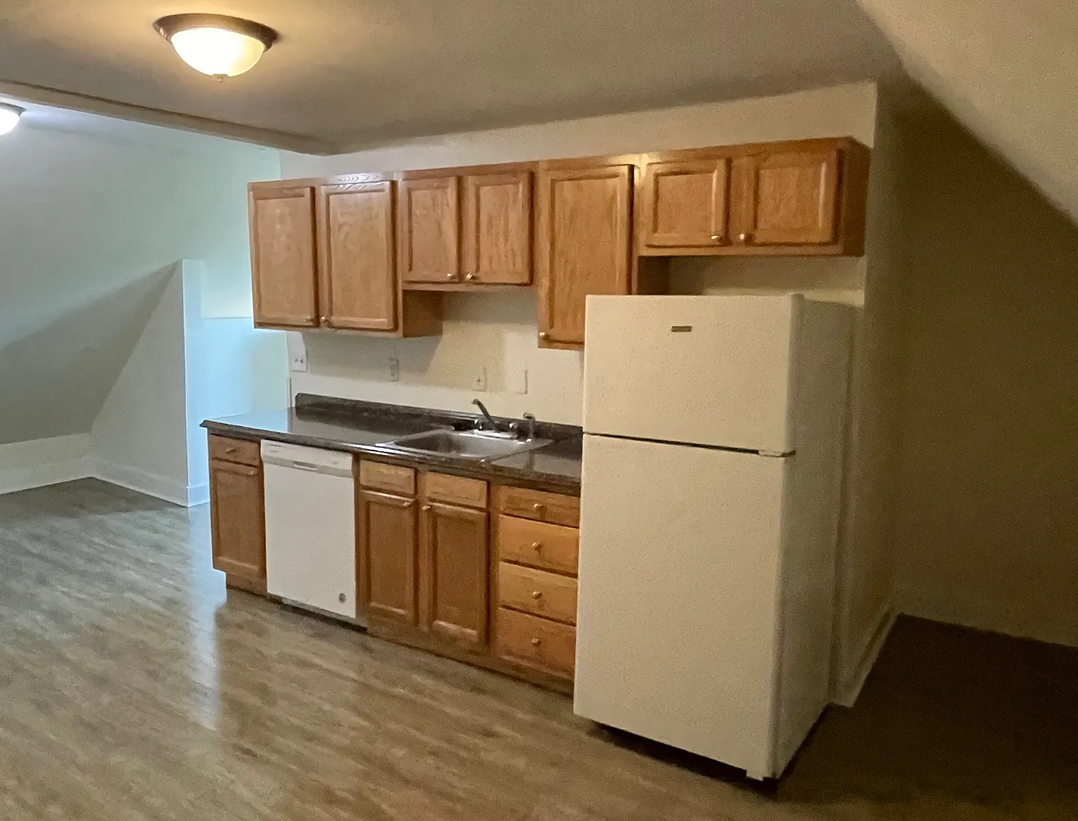 2 bed, 800 sqft, $1,550 — Photo 2