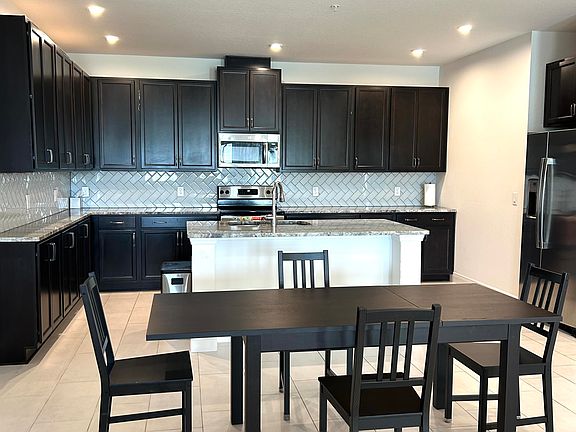 4th image of 13462 Stoddart Ave