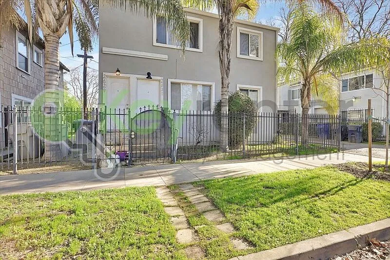 2629 Alhambra Blvd photo 1