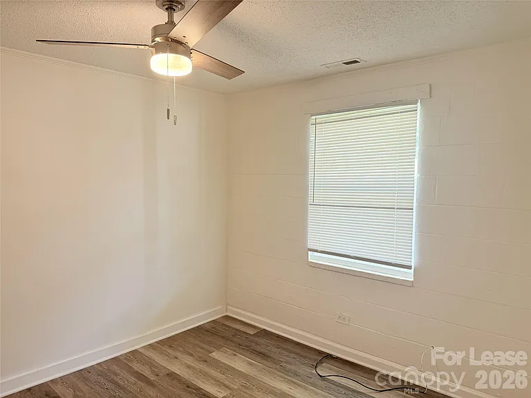 110 N Peterson St — Photo 8