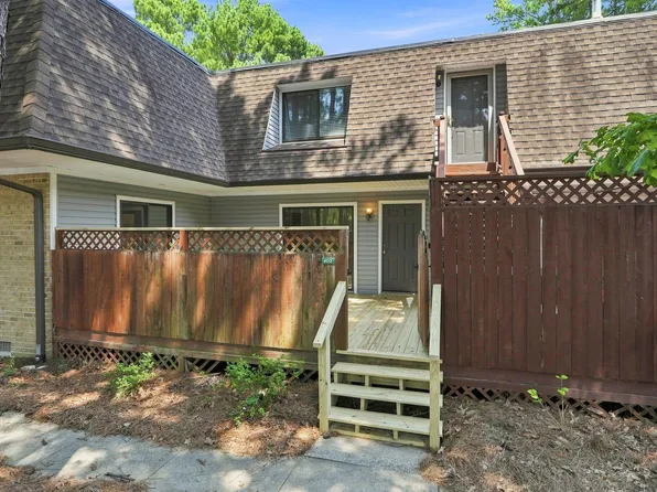 400 Summerwalk Cir, Chapel Hill, NC 27517