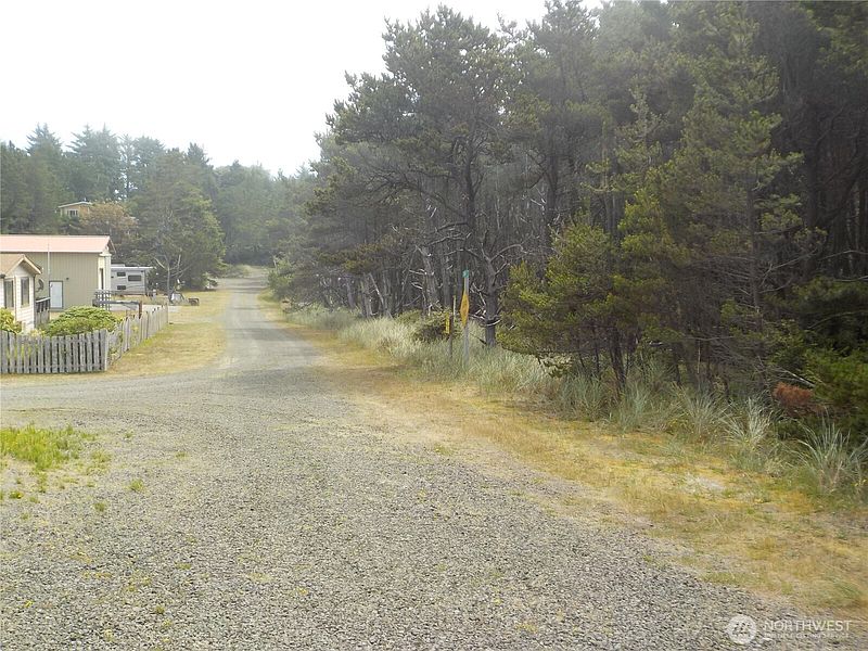 5th image of 890 273rd Ln
