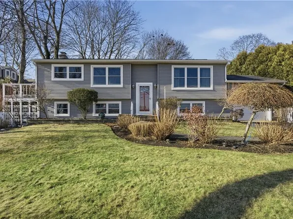 9 Bay Rd, Warren, RI 02885