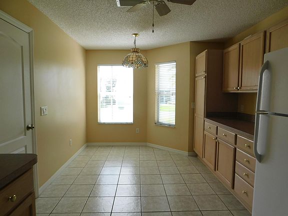 5th image of 3049 Hillside Ln