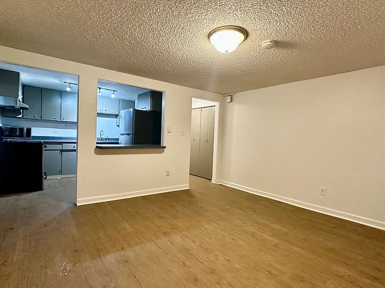 622 1st Ave W — Photo 2