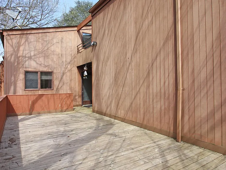 6872 Melrose Dr — Photo 46