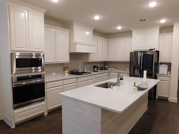 4th image of 6858 Stonecrop Dr