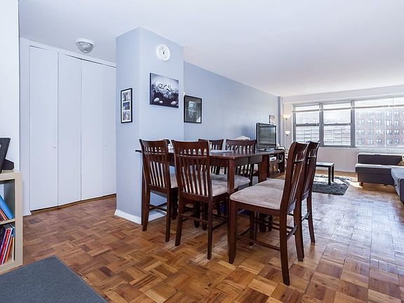 3rd image of 12510 Queens Blvd APT 1015