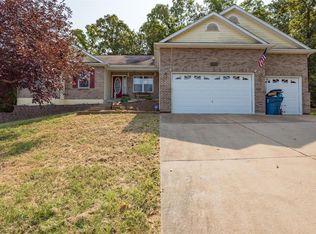 10502 Eagles Nest Dr, Hillsboro, MO