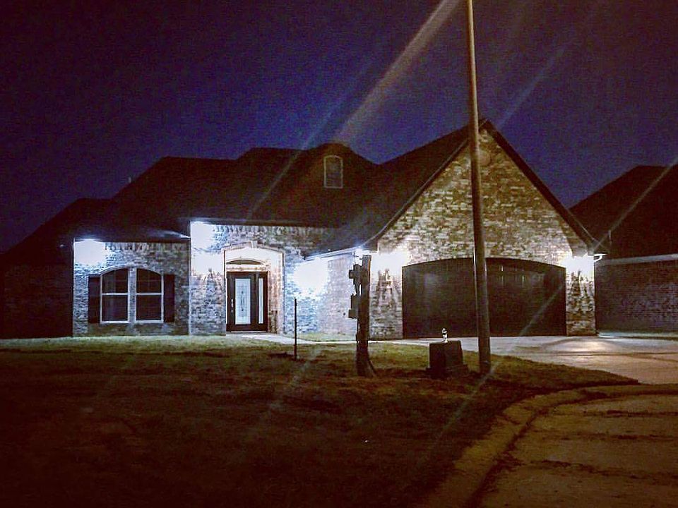 1st image of 2723 Eastdale Dr