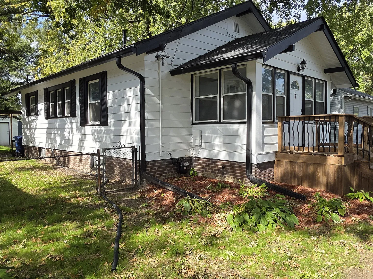 2 bed, 864 sqft, $1,600 — Photo 1