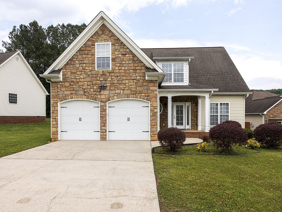1st image of 470 Thoroughbred Dr NW