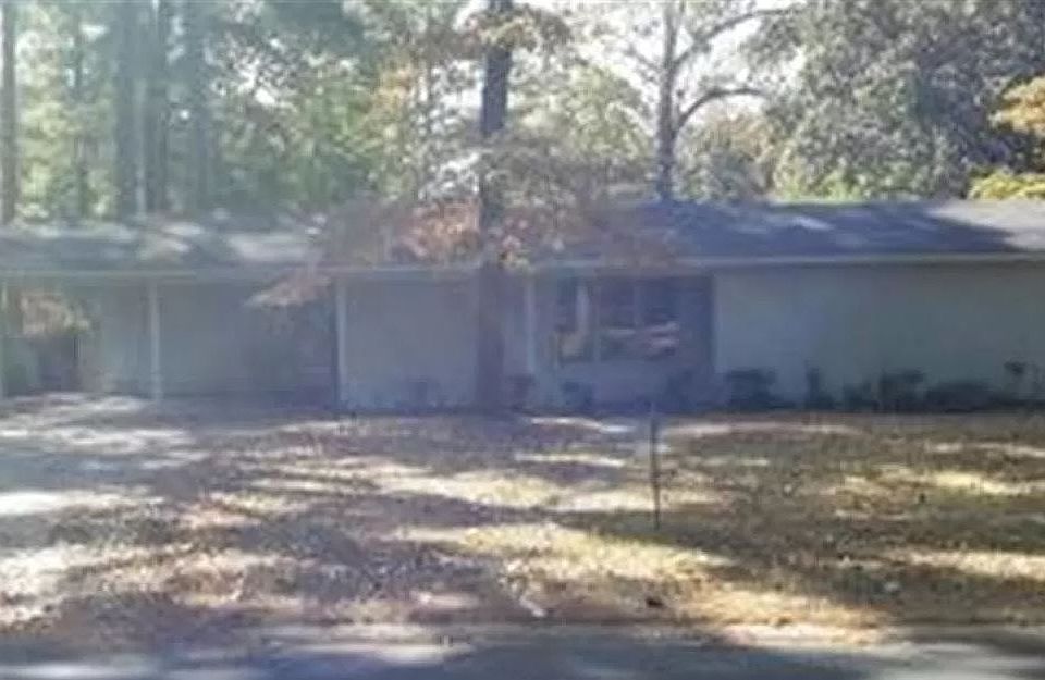2nd image of 1108 Hickory St