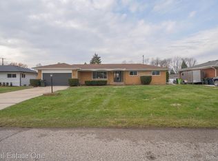 37675 Irene Dr, Sterling Heights, MI 48312